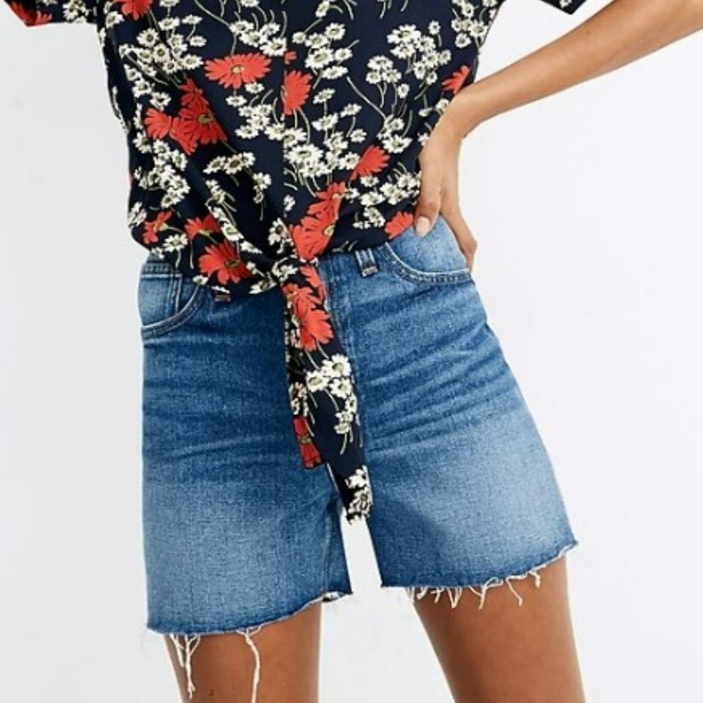 Madewell The Perfect Jean Short Size 25  Blue Denim Distressed Raw Hem